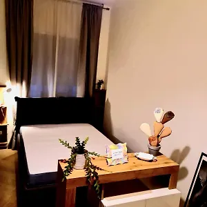 Lallarohouse , Aeroporto di Catania Fontana Rossa Italia